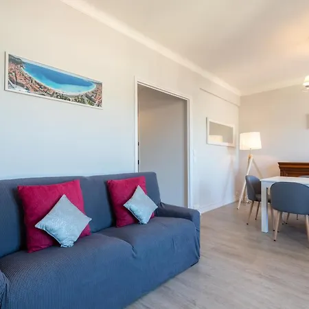 Great City View - 2 Bdr In A Quiet District *