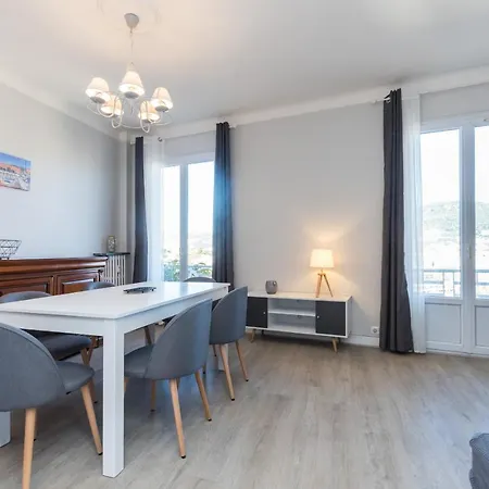 Great City View - 2 Bdr In A Quiet District * Nice