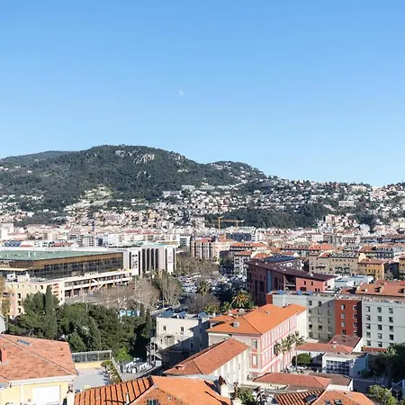 Great City View - 2 Bdr In A Quiet District Apartment Nice
