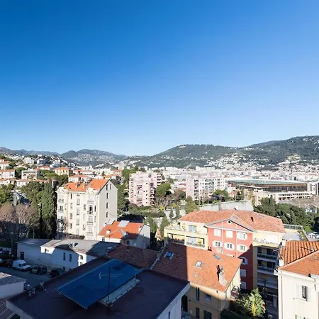 Great City View - 2 Bdr In A Quiet District * Nice